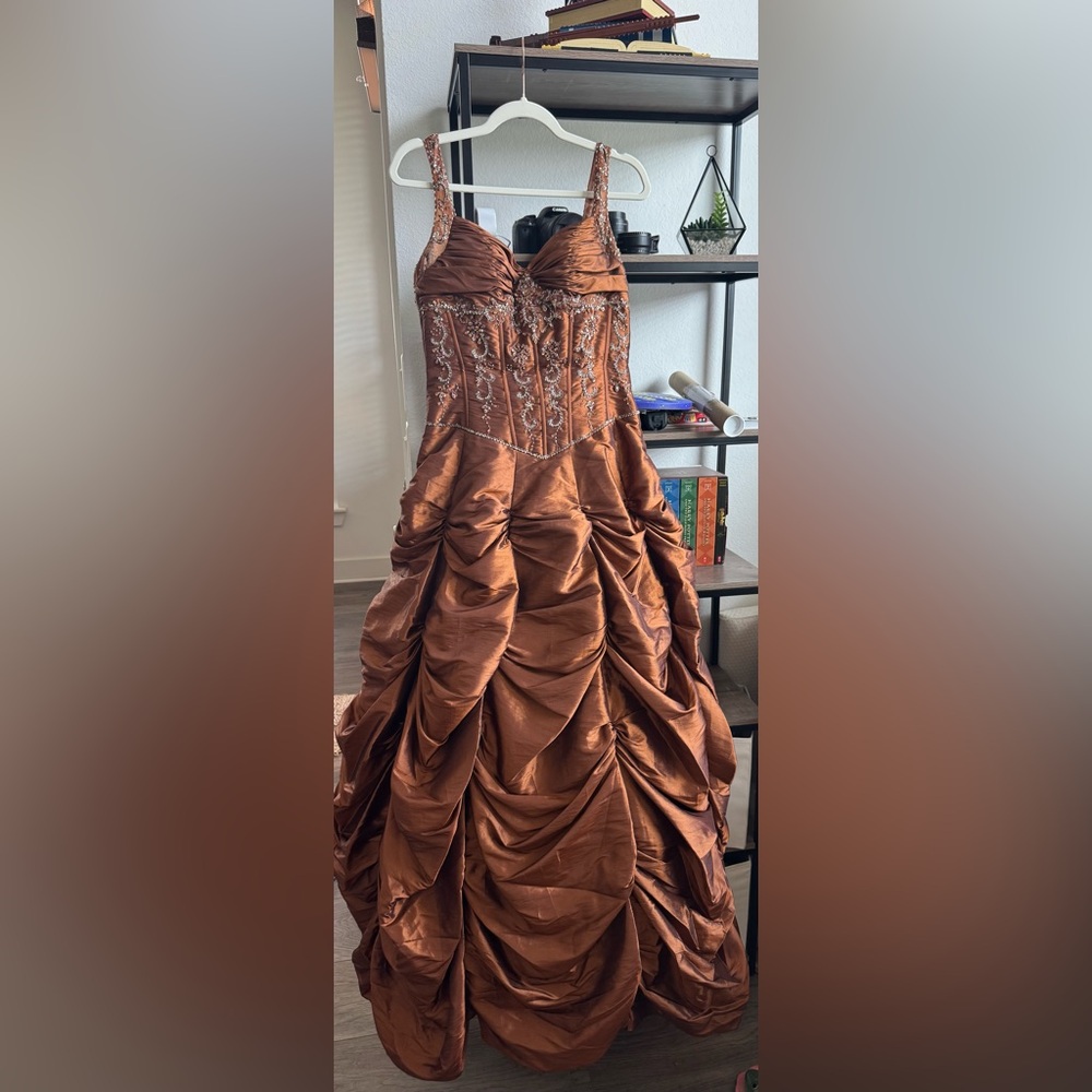 Bronze Brown beaded and embroidery corset with strap Gown prom quinceanera dress